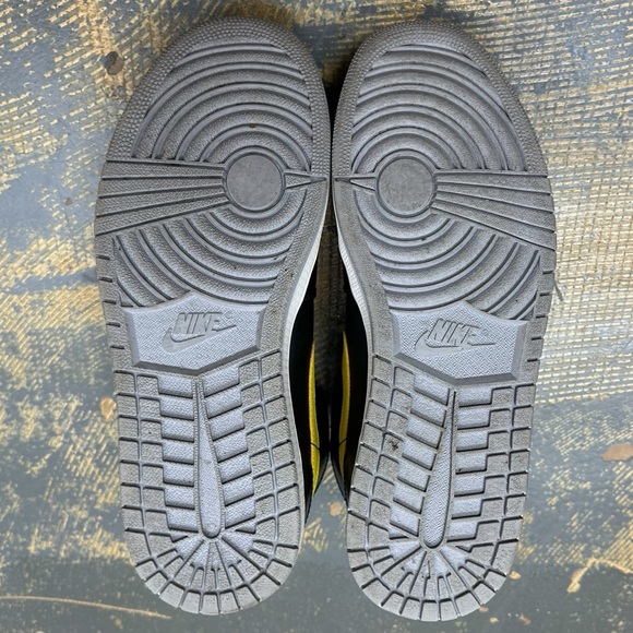 Nike Air Jordan 1 Mid Yellow 554724-070 9.5 Black Del Sol - Picture 7 of 11